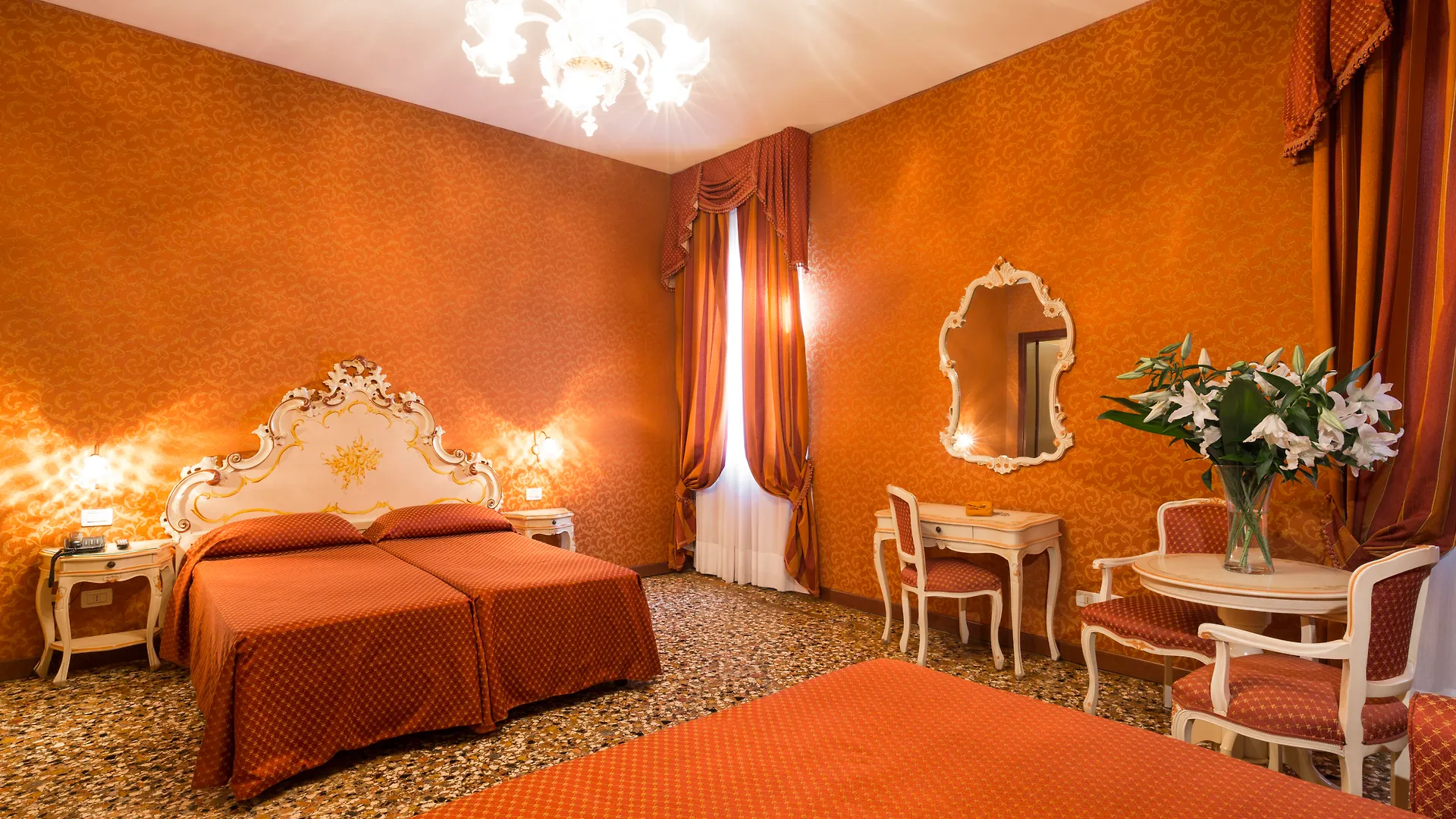 Palazzo Guardi Hotel Venice 3*,  Italy